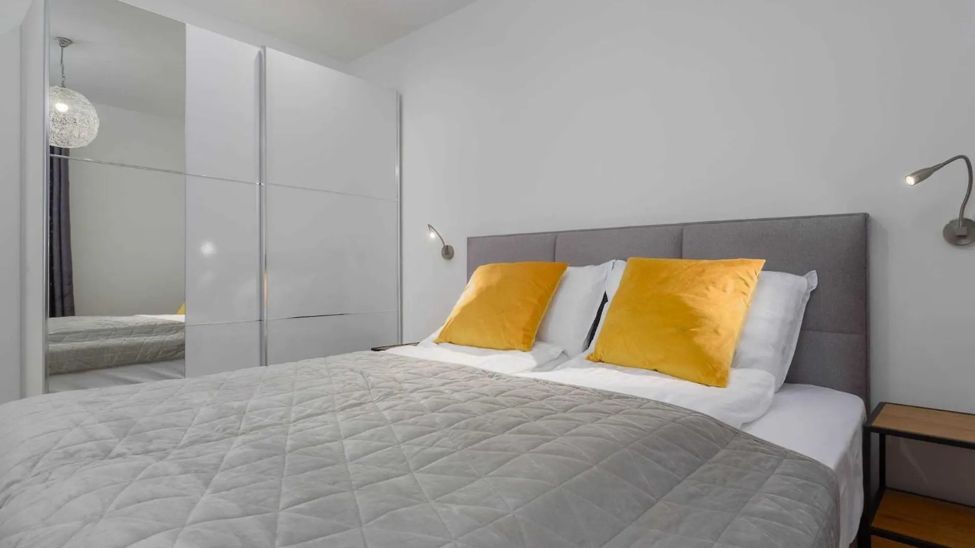 Luxury Beachfront Krk Apartments With Terrace - Studio Apartment With Terrace Krk Town
